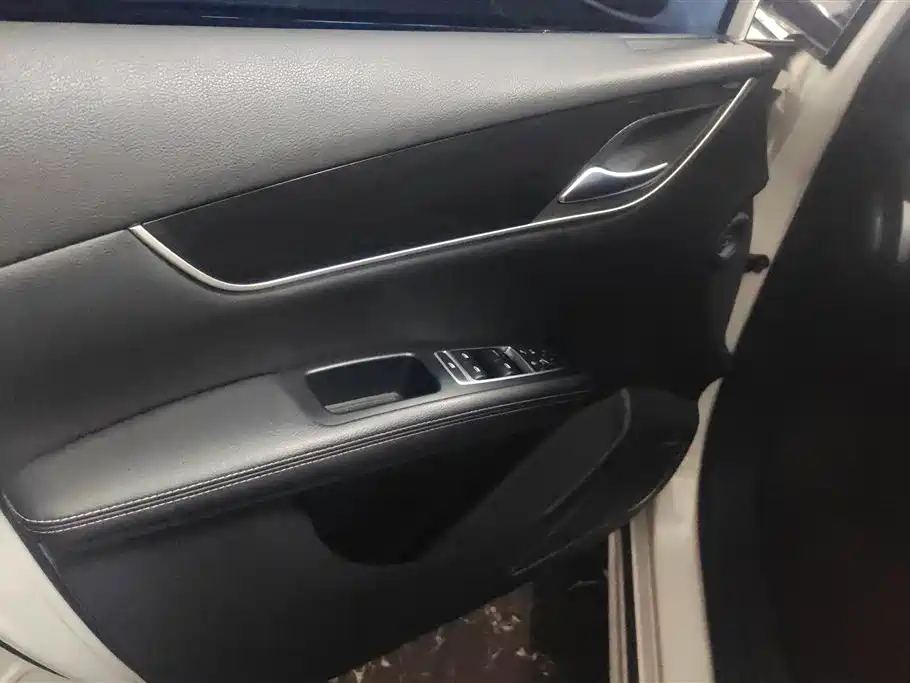 BYD Song MAX 2018 1.5T Auto Smart Connected Luxury 6-Seater фото 7