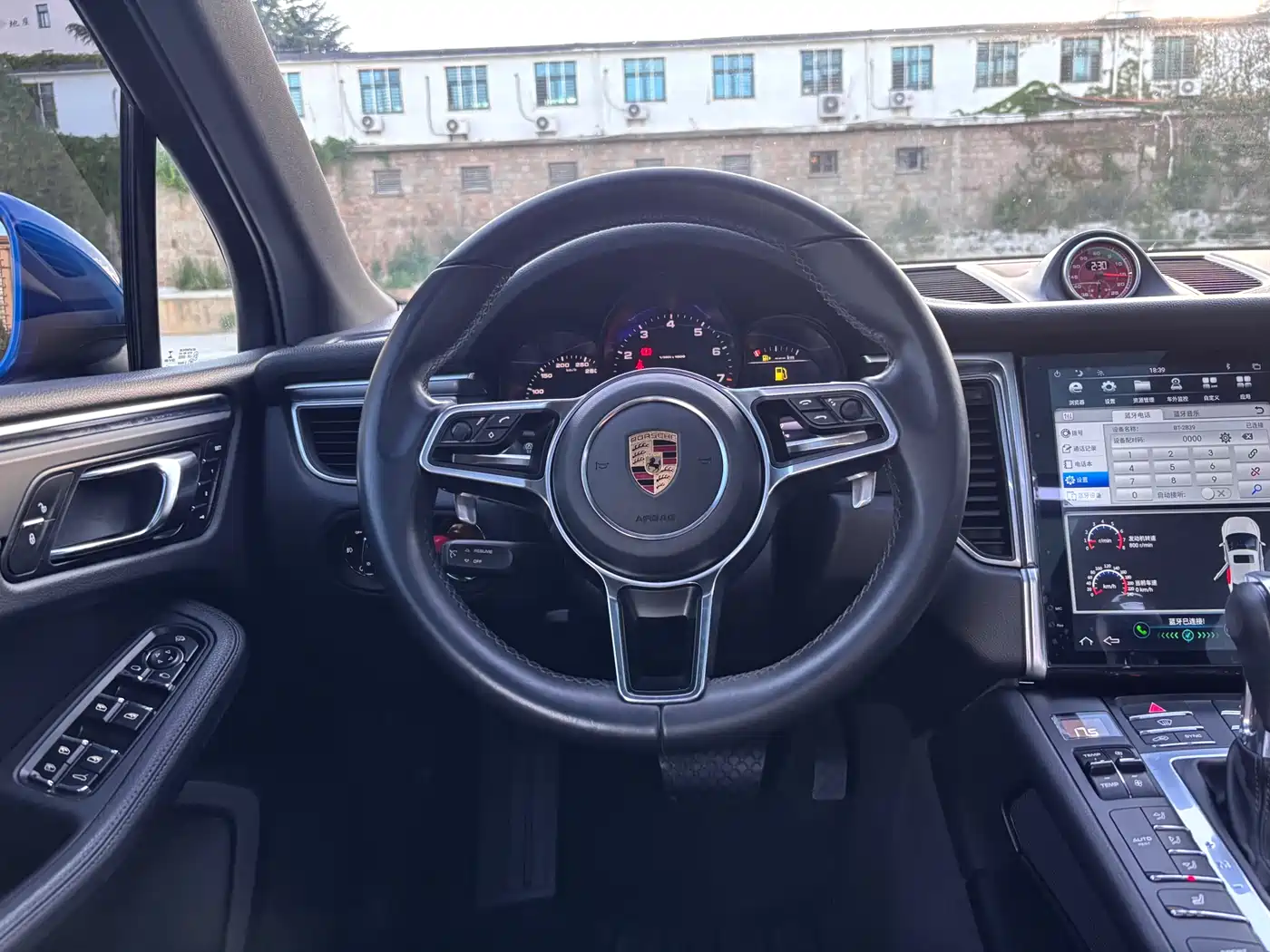 Porsche Macan 2016 Macan 2.0T фото 17