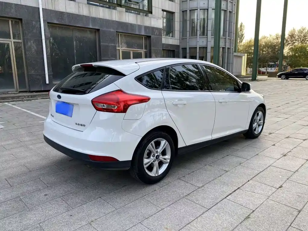 Фото 7 - Ford Focus