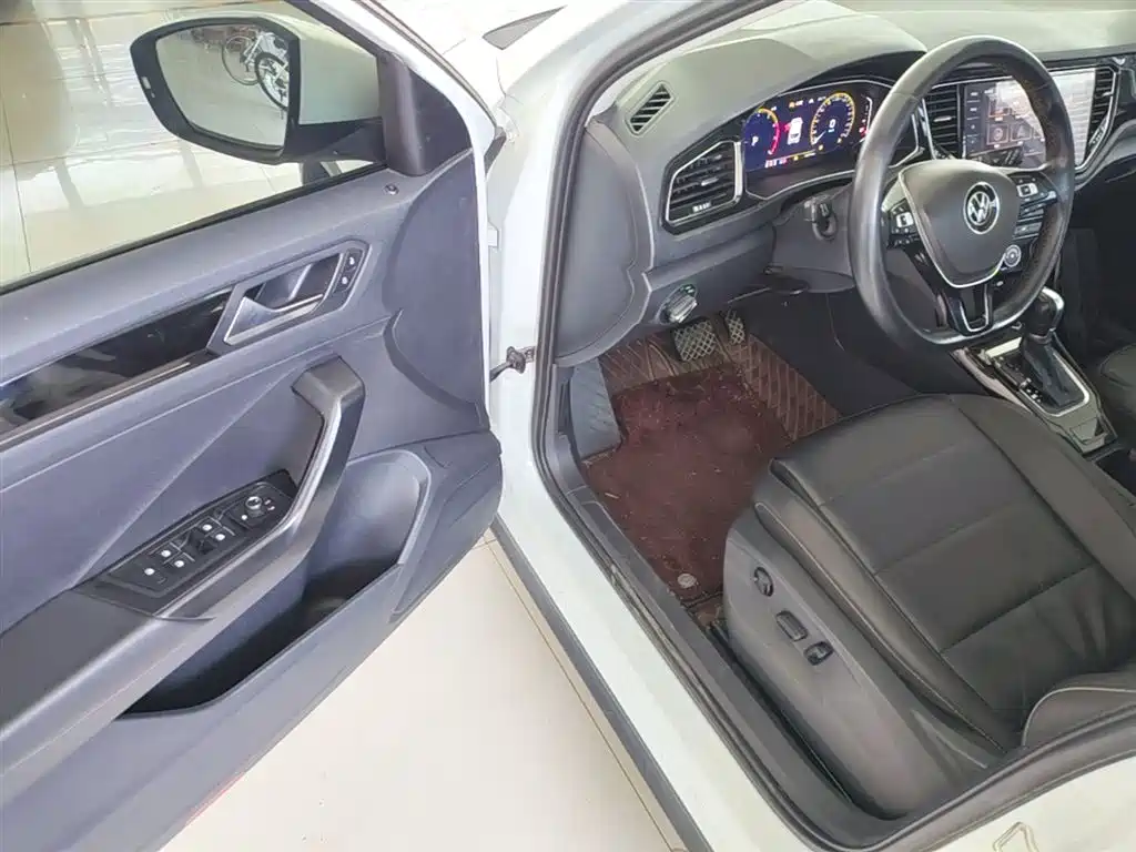 Volkswagen T-ROC 2022 280TSI DSG 2WD Comfort PLUS фото 16