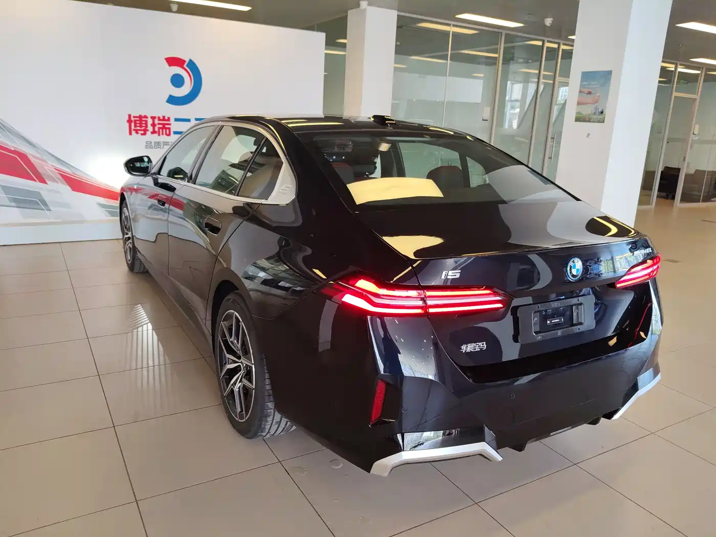 BMW i5 2025 eDrive 40L M Sport Package фото 27