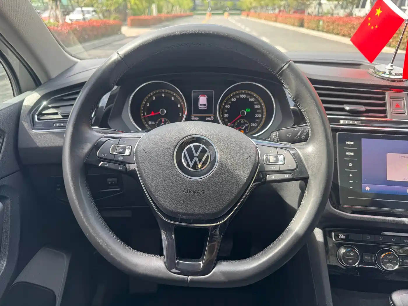 Volkswagen Tiguan L 2021 330TSI Automatic 2WD Smart фото 16