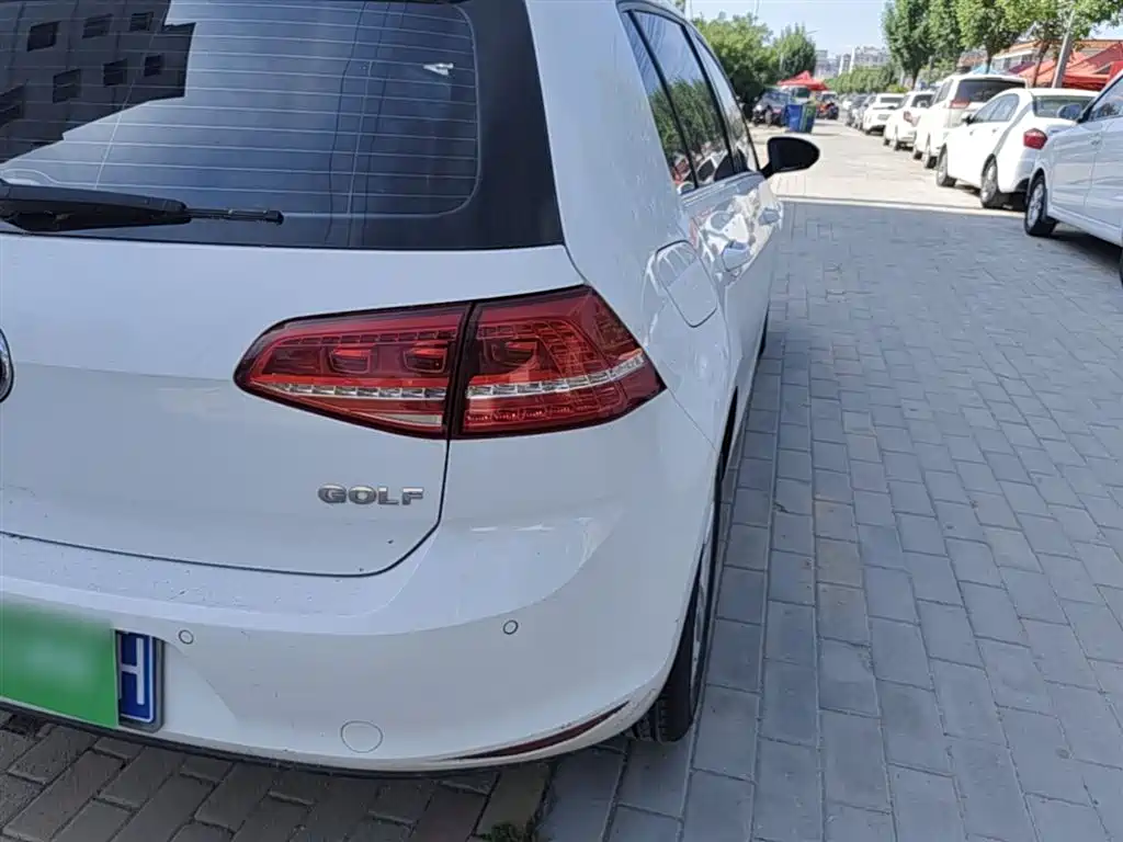 Volkswagen Golf 2016 1.6L Automatic Comfort фото 8