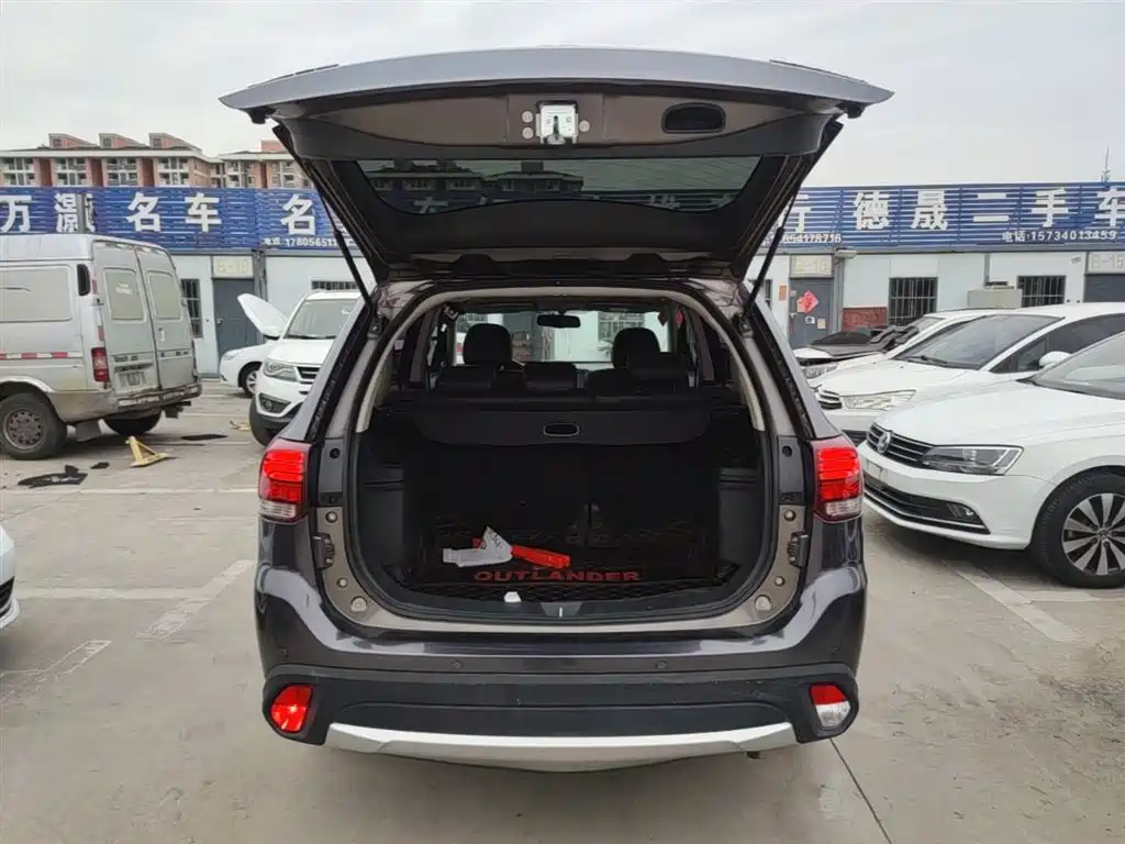 Mitsubishi Outlander 2018 2.0L 2WD Glory Edition 5-seater фото 19