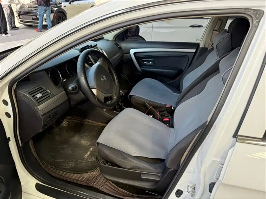 DONGFENG JUNFENG E17