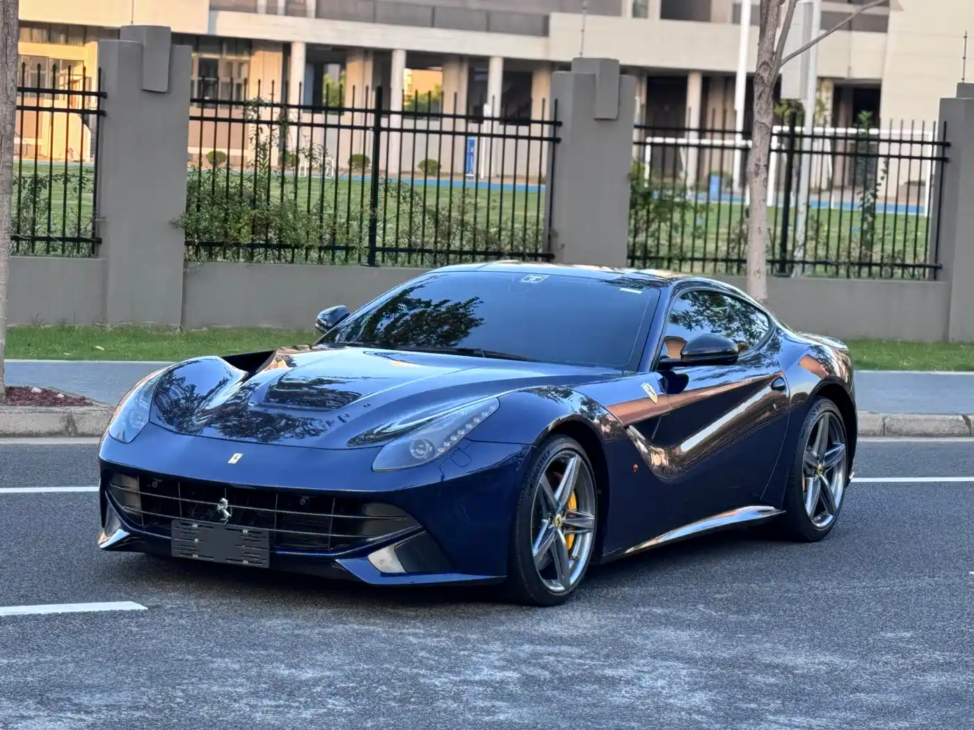 Ferrari F12berlinetta 2013 6.3L Standard фото 5