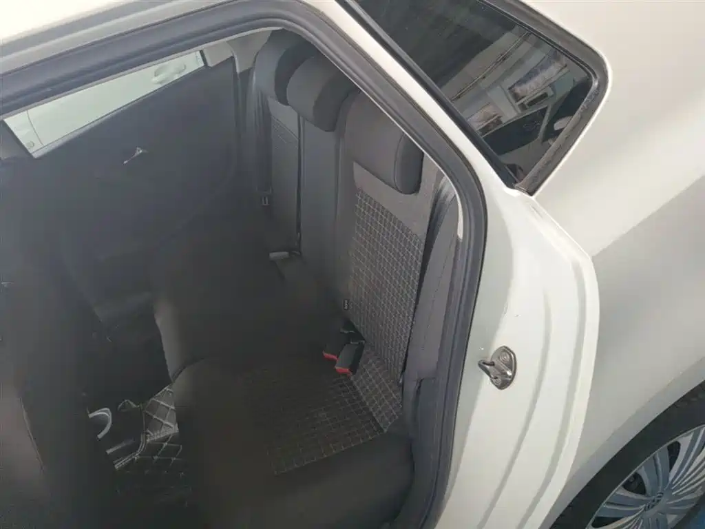 Volkswagen Polo 2016 1.6L Automatic Comfort фото 17