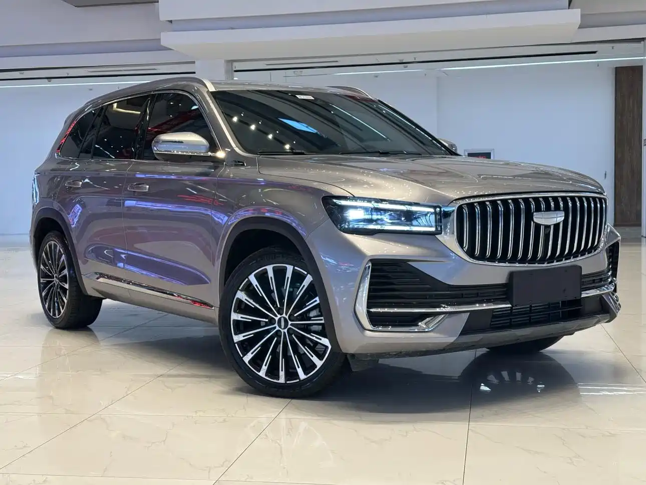 Фото 3 - Geely Monjaro