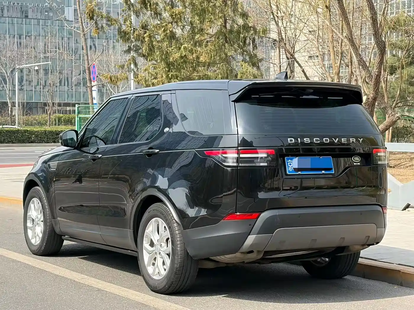 Land Rover Discovery 2017 3.0 SC V6 SE фото 16