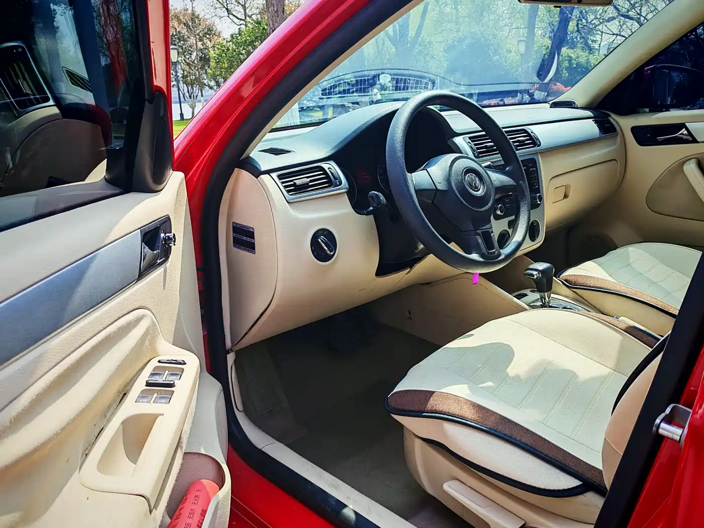 Volkswagen Bora 2011 1.6L Automatic Comfort фото 13