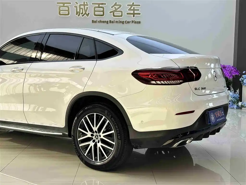 Mercedes-Benz GLC Coupe 2023 Model GLC 300 4MATIC Coupe SUV фото 6
