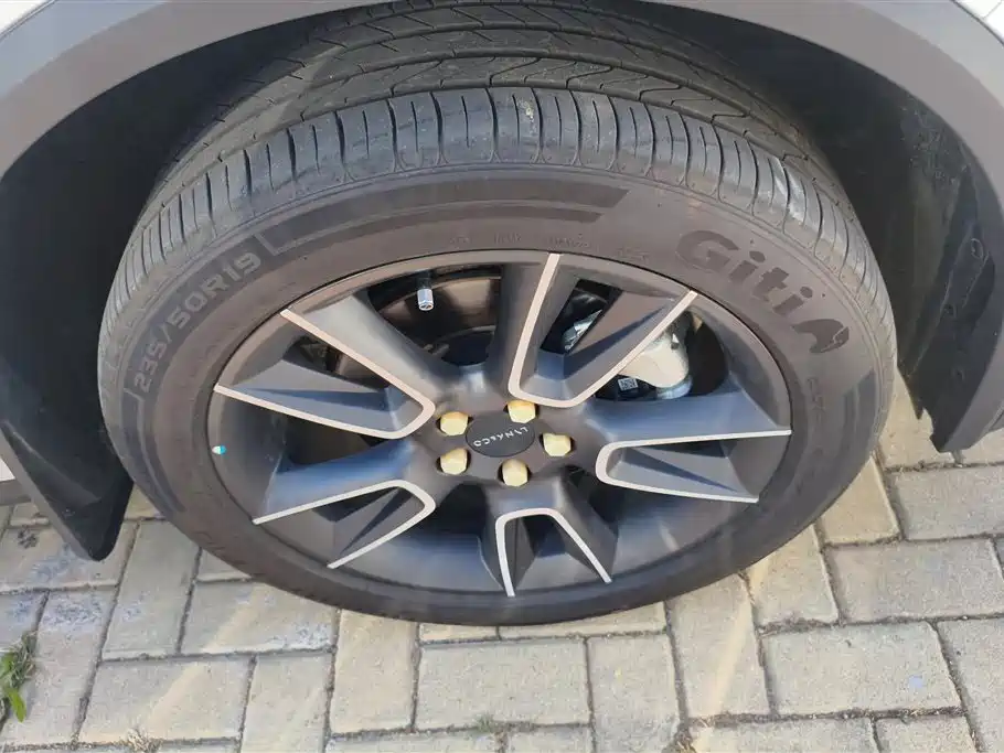 Lynk & Co 01 2025 2.0TD FWD Renewal Pro Edition фото 6