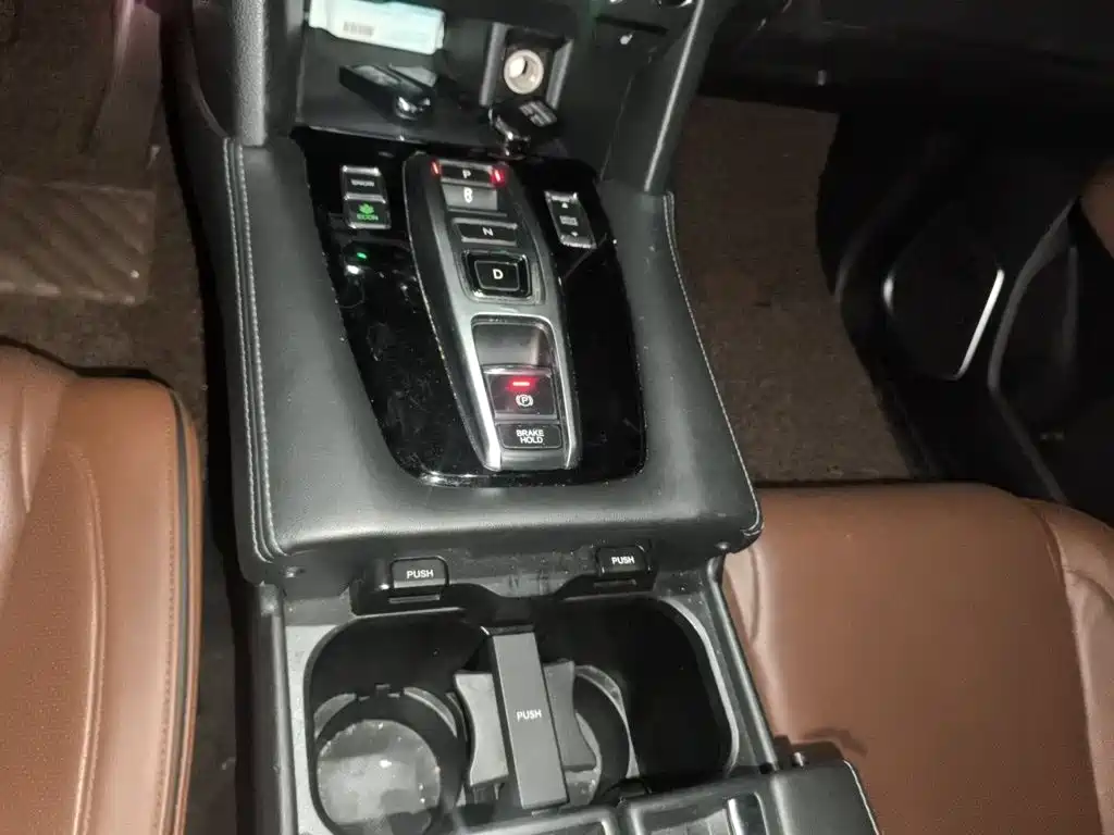 Фото 7 - Honda UR-V