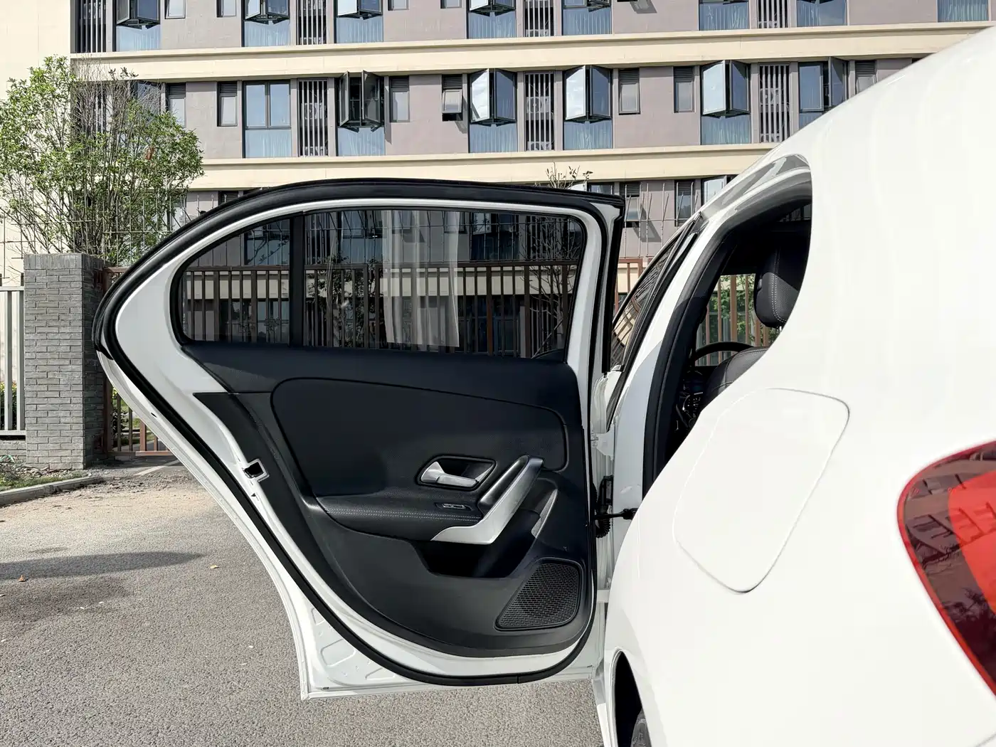 Mercedes-Benz A-Class (Import) 2019 A 200 Dynamic Version фото 14