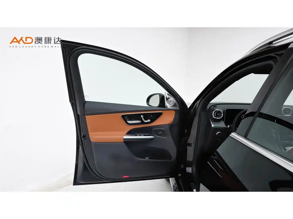 Mercedes-Benz GLC 2024 GLC 260 L 4MATIC Luxury 5-seater фото 10