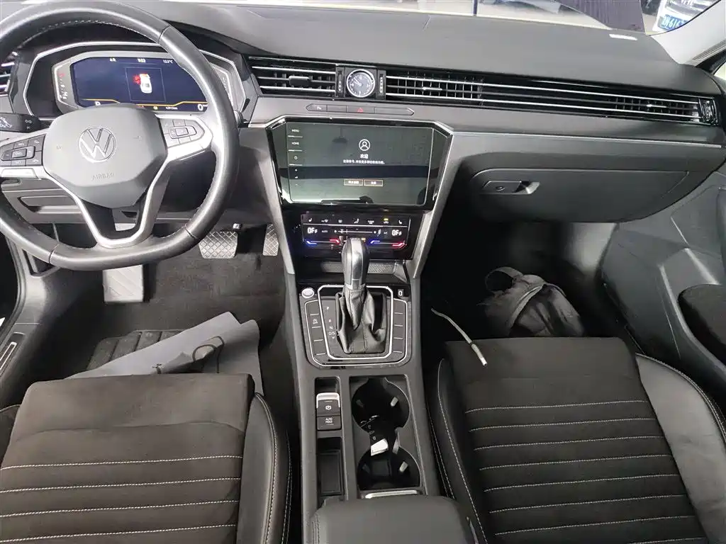 Volkswagen Magotan 2020 330TSI DSG Luxury фото 13