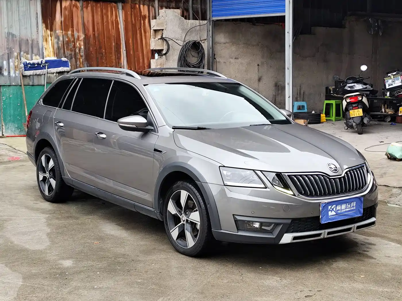 Škoda Octavia 2019 Wagon TSI280 DSG Flagship Edition China V фото 3
