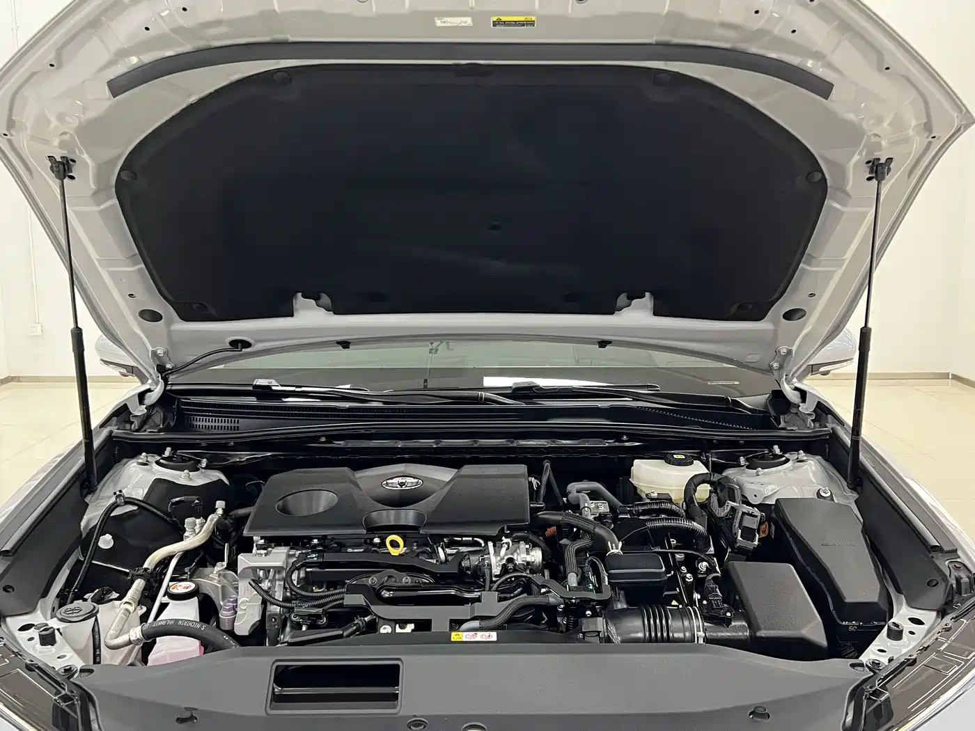 Toyota Camry 2024 Hybrid 2.0HG Premium Edition фото 16