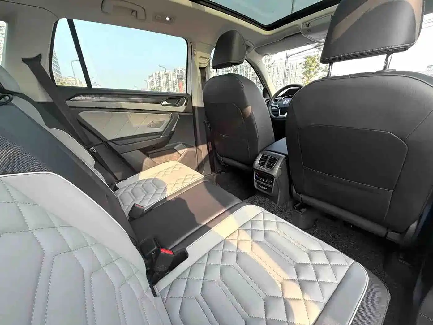Volkswagen Tayron 2024 300TSI 2WD Luxury Plus Advanced фото 10