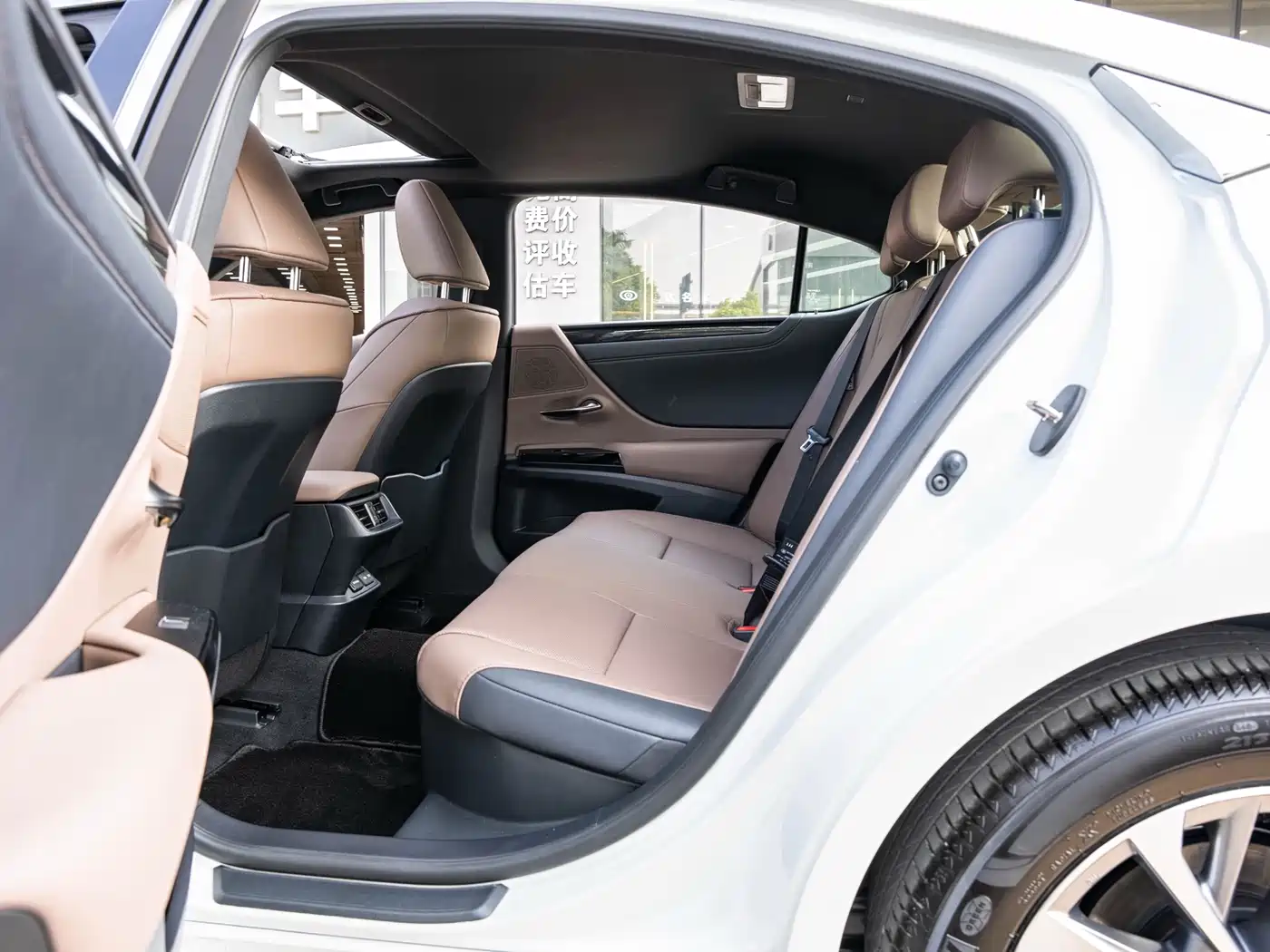 Lexus ES 2026 2022 300h Excellence Edition