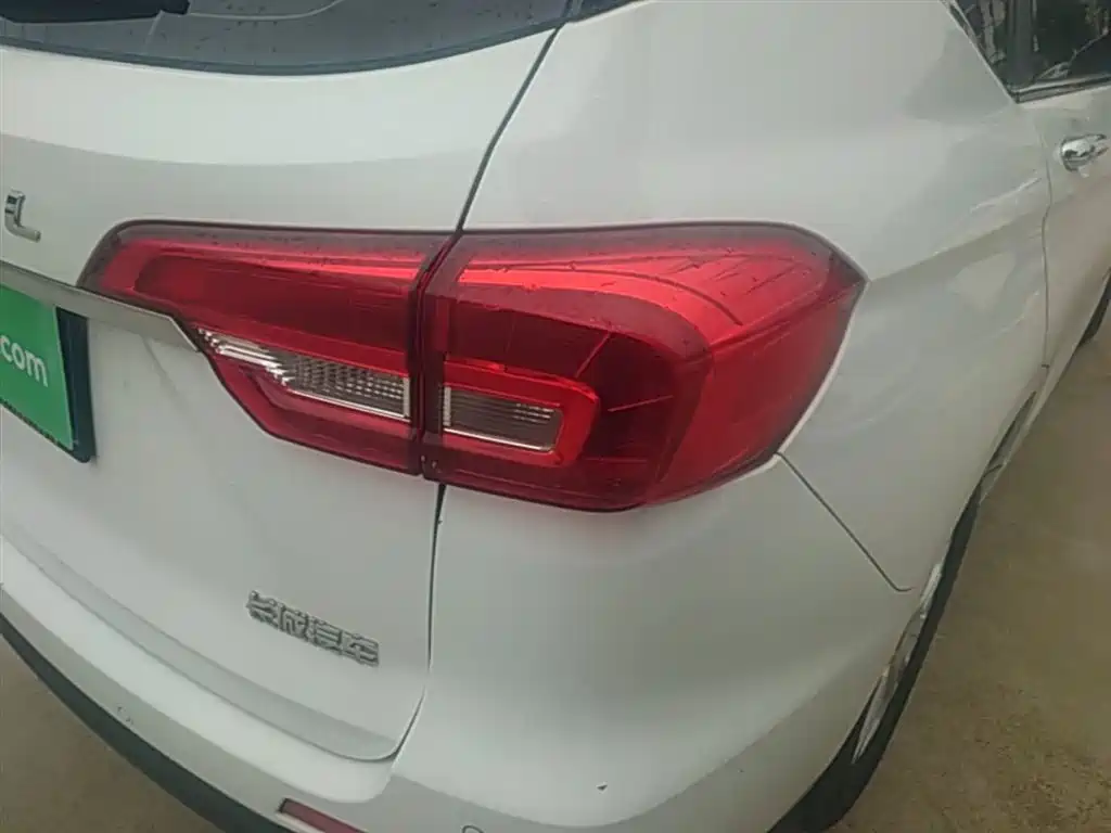 Haval M6 2017 1.5T Automatic 2WD Elite фото 8