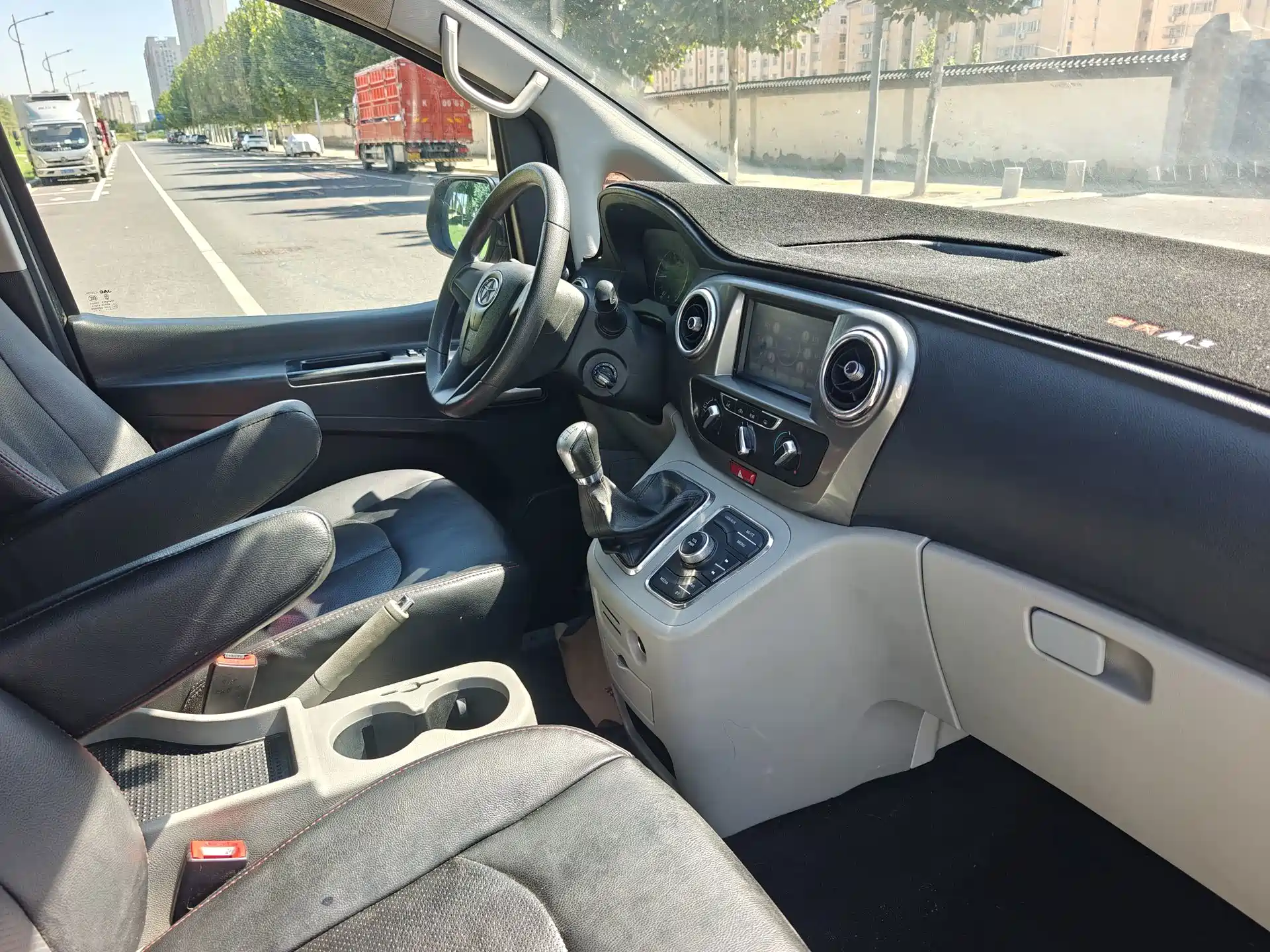 Фото 8 - JAC Refine M3
