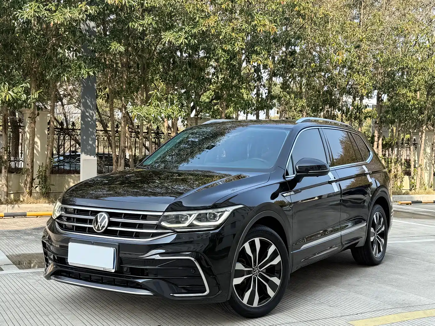Volkswagen Tiguan L 2022 330TSI Auto 2WD R-Line Premium Edition