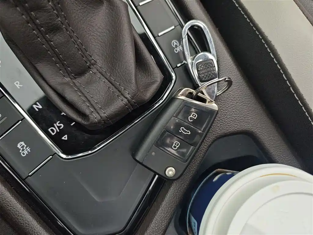 Volkswagen Tiguan L 2018 380TSI Automatic AWD Luxury Edition фото 9