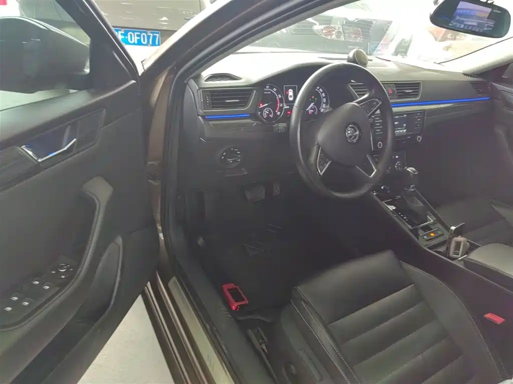 Škoda Superb 2016 TSI330 DSG Smart Edition фото 12