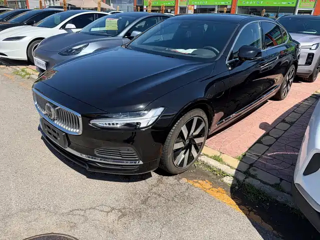 volvo s90-plug-in-hybrid