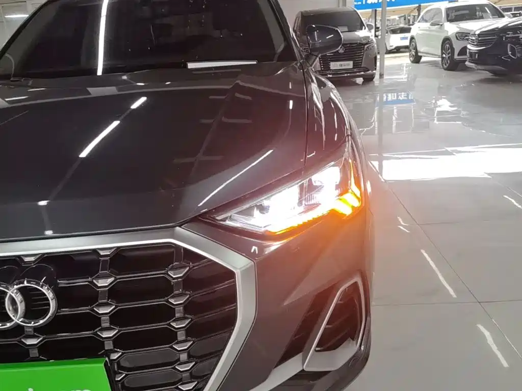 Audi Q3 2023 35 TFSI Fashion Dynamic Model (1.5T) фото 24