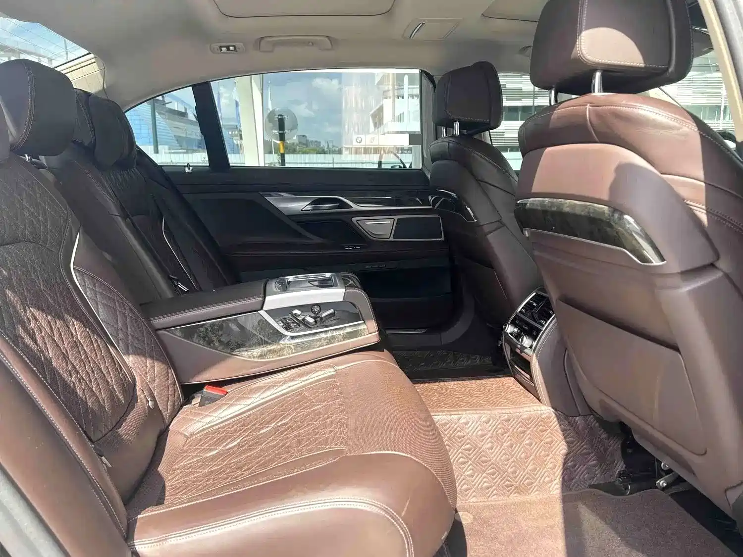 Photo 5 - BMW 7 Series
