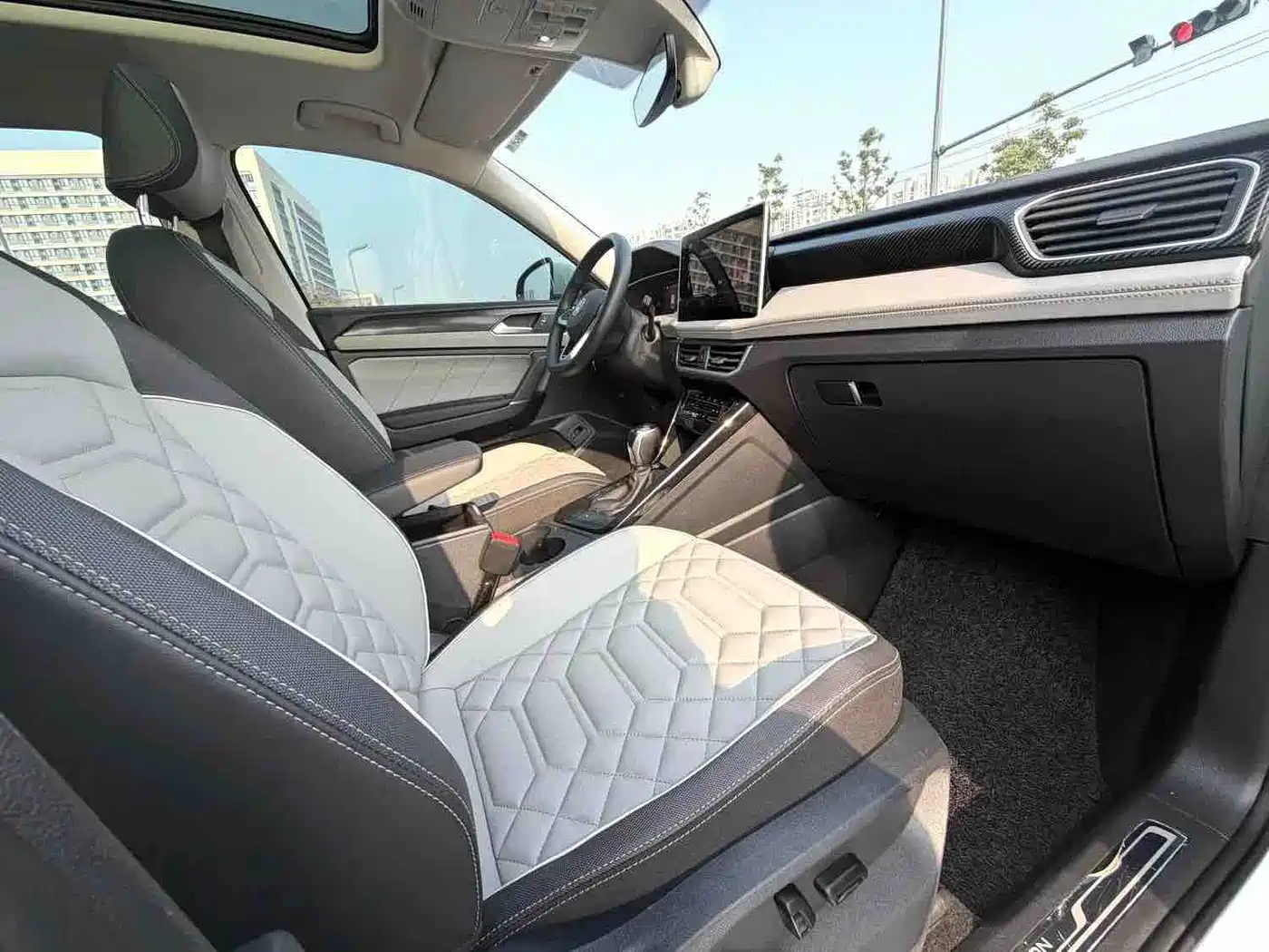 Volkswagen Tayron 2024 300TSI 2WD Luxury Plus Advanced фото 9