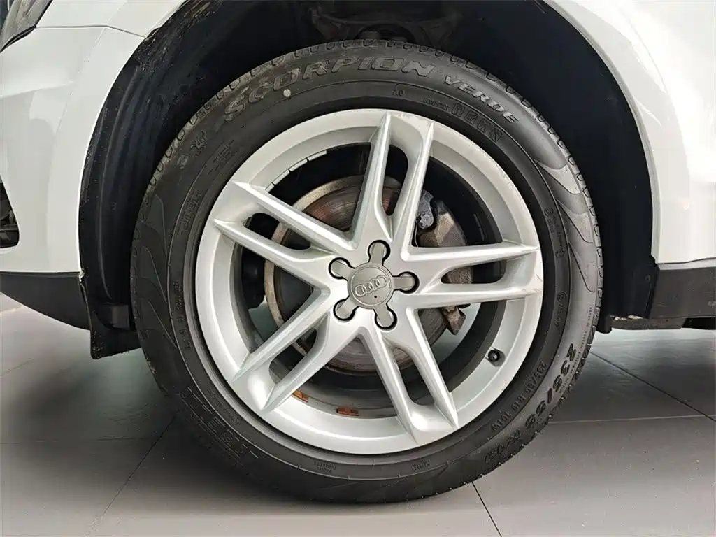Audi Q5 2016 40 TFSI Comfort Model фото 17