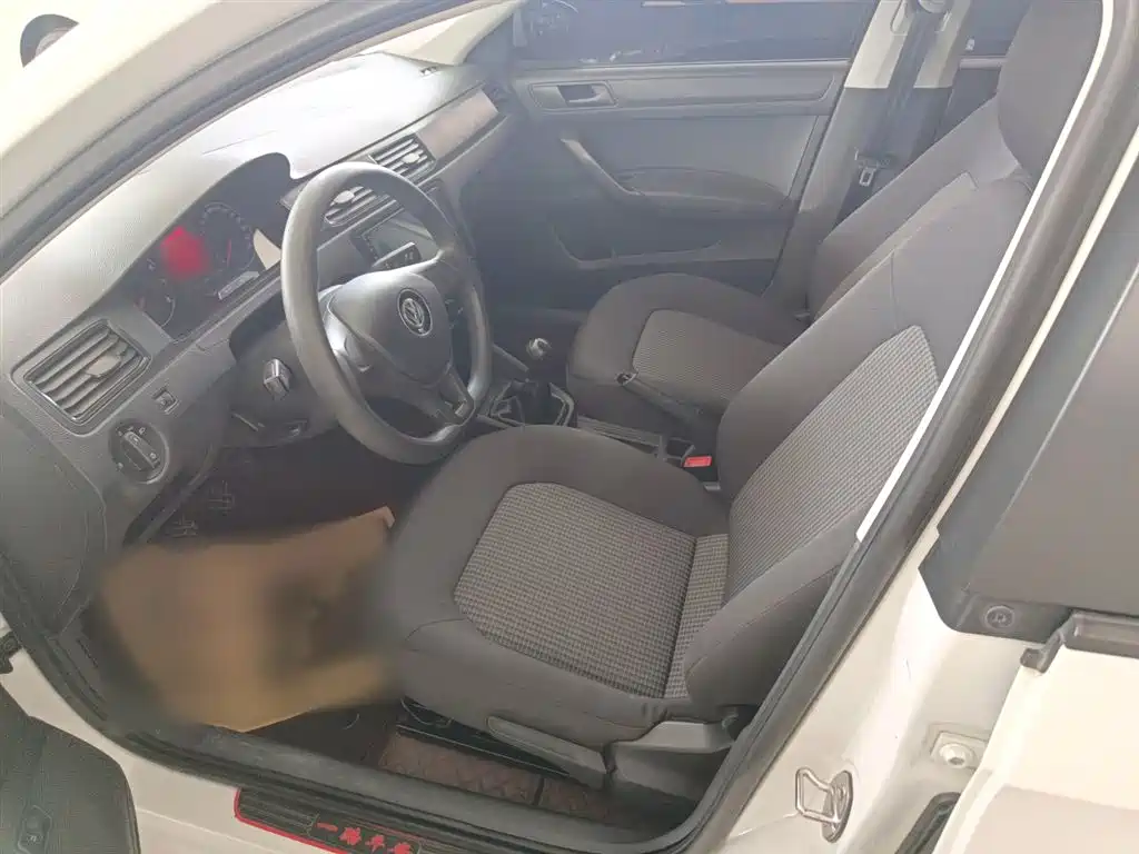 Volkswagen Santana 2016 1.4L Manual Trend Edition фото 8