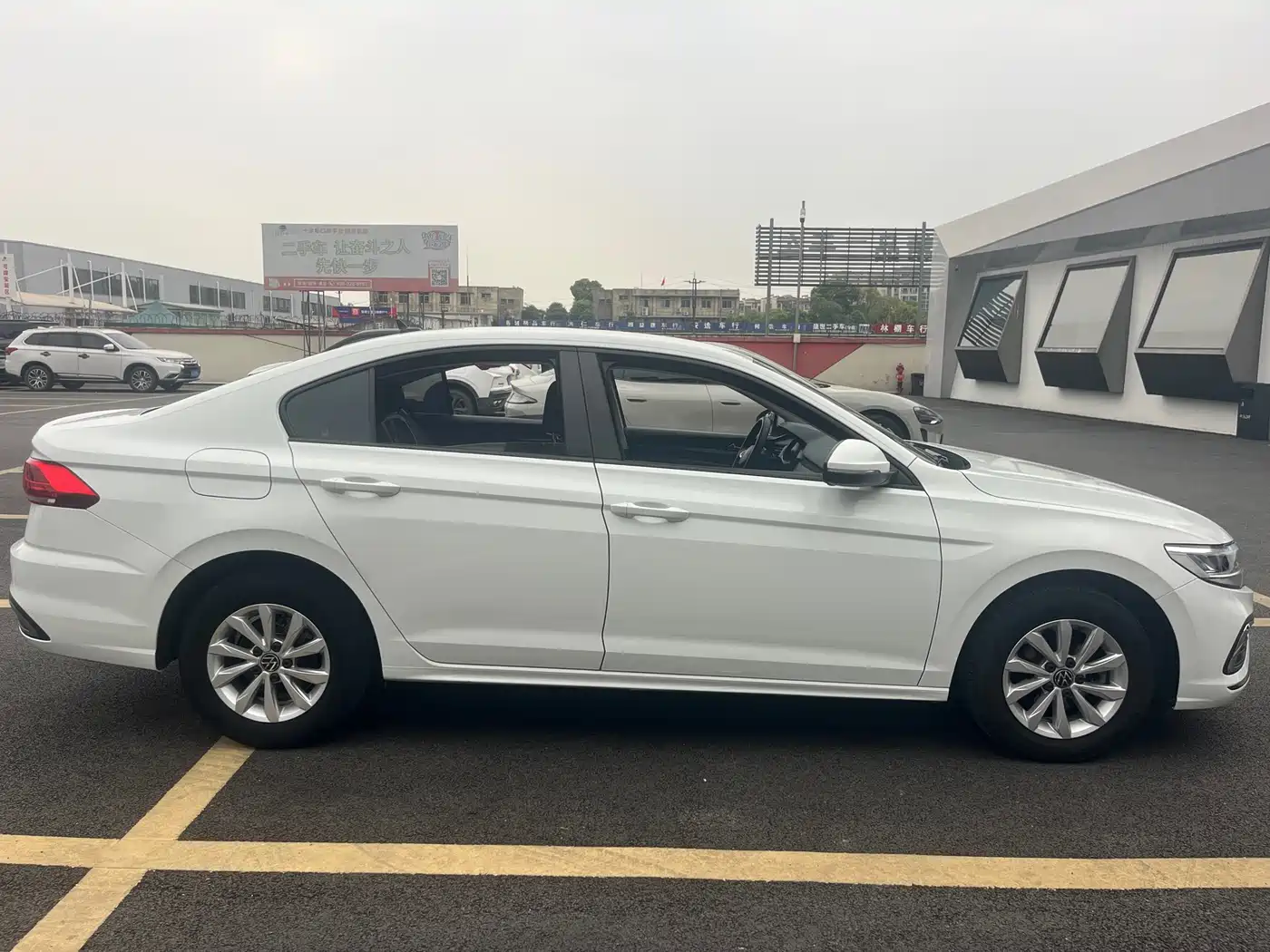 Volkswagen Bora 2023 200TSI DSG Comfort Edition фото 14