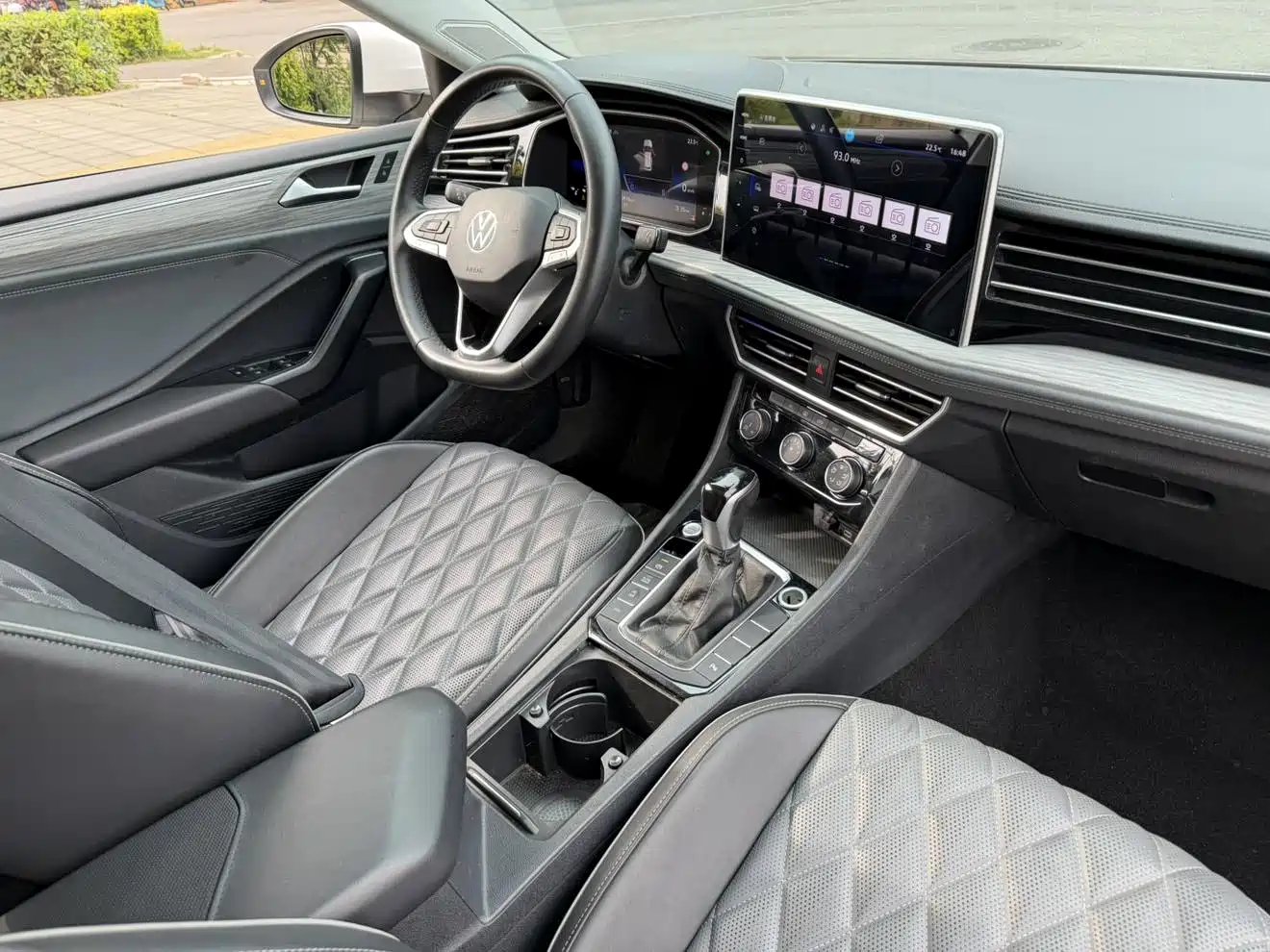 Volkswagen Sagitar 2023 300TSI DSG Surpassing Edition фото 6