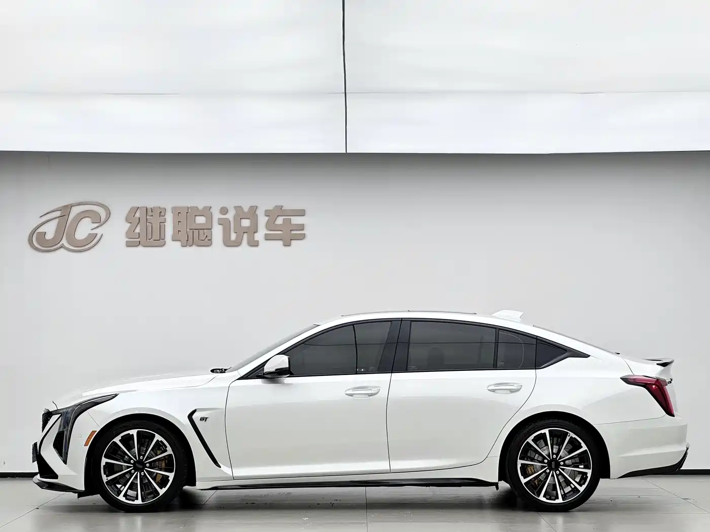 Cadillac CT5 2024 2024 28T Luxury Model Pro