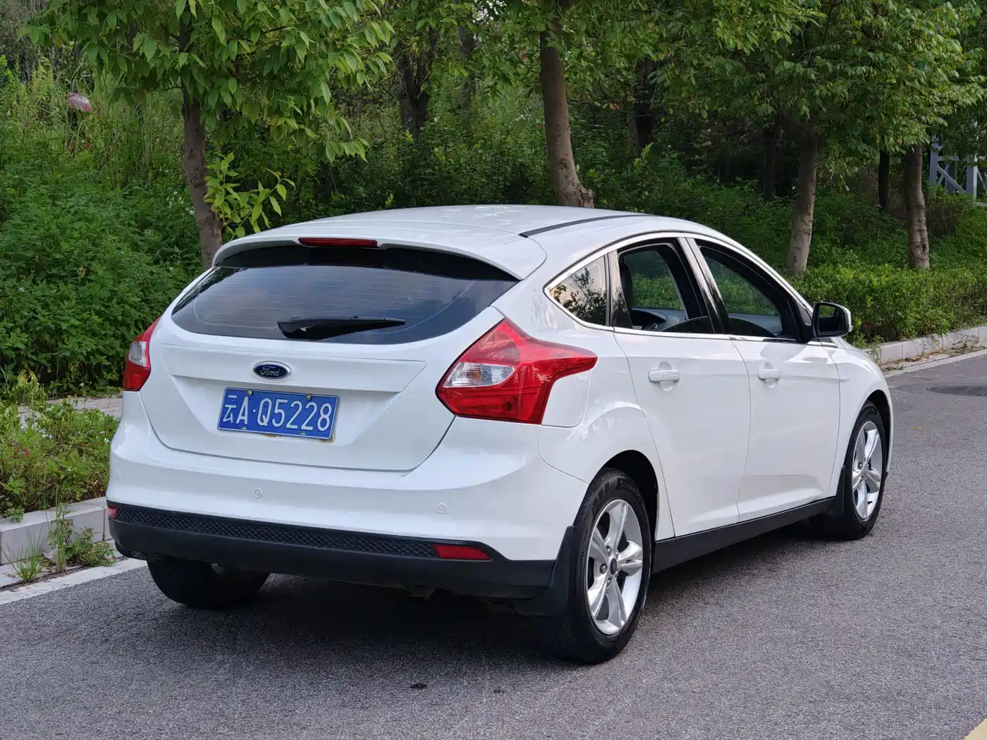 Ford Focus 2012 2012 Hatchback 1.6L Automatic Trend