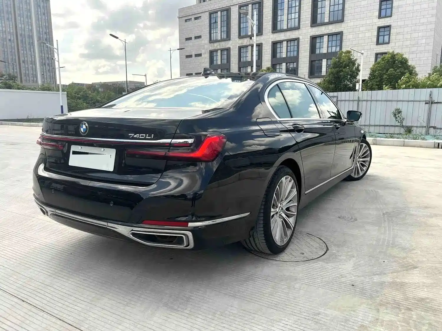 Photo 14 - BMW 7 Series