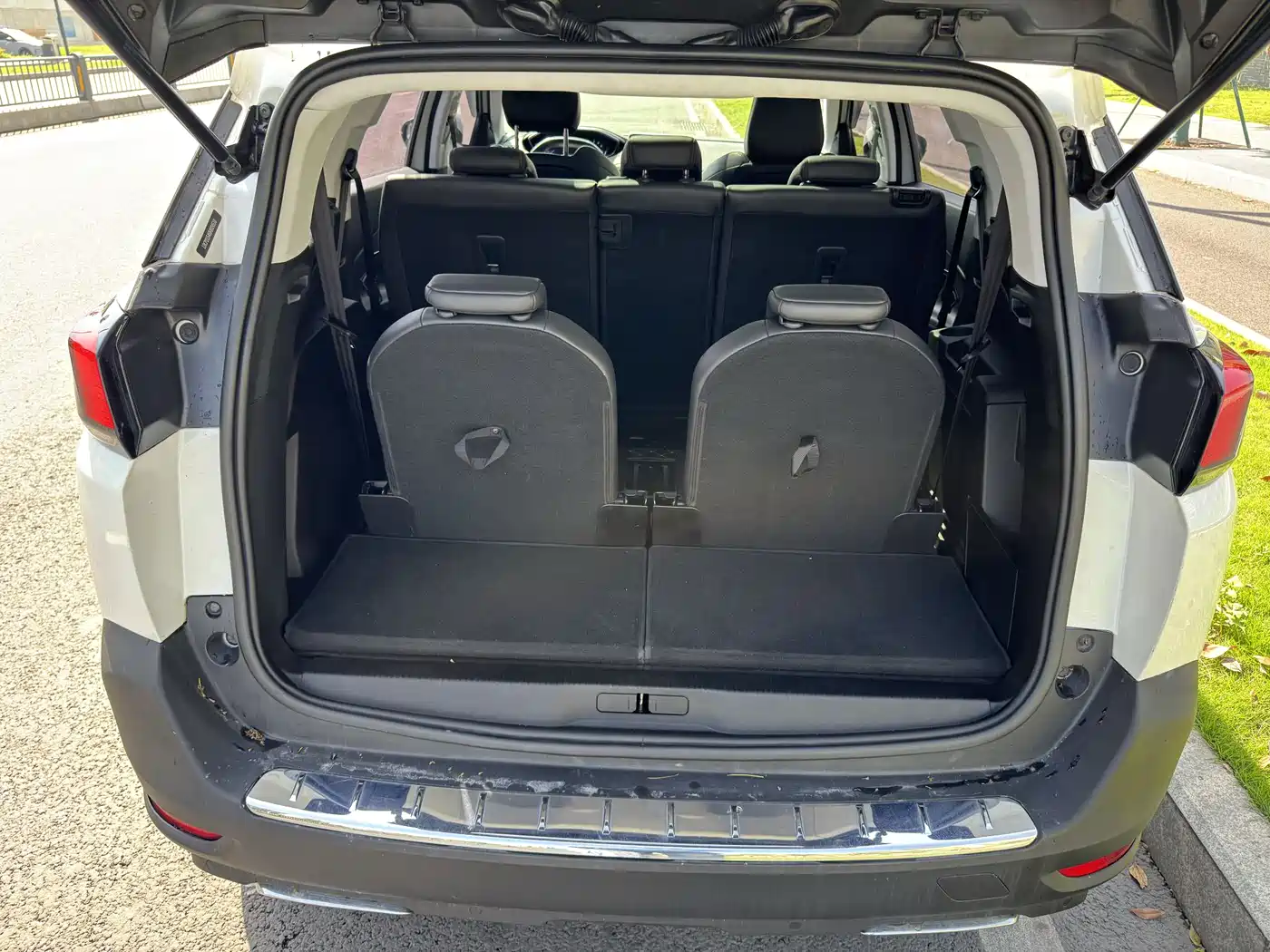 Peugeot 5008 2017 380THP 7-seat Elite Edition фото 11