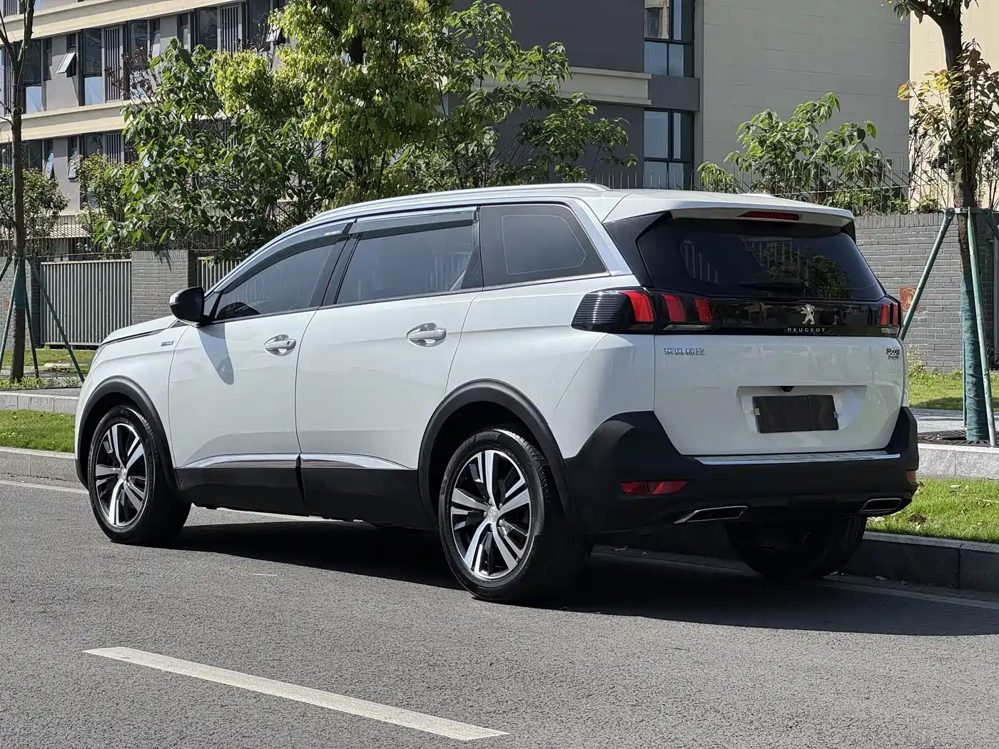 Peugeot 5008 2017 380THP 7-seat Elite Edition фото 14