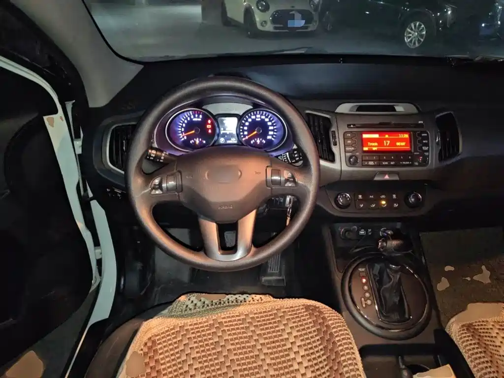 Kia Sportage 2015 2.0L Automatic 2WD GL фото 3