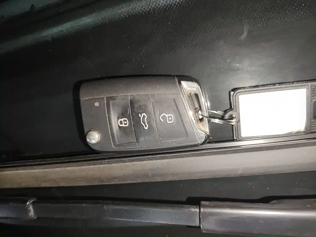 Volkswagen Tharu 2023 300TSI 2WD Full Moon Edition фото 9