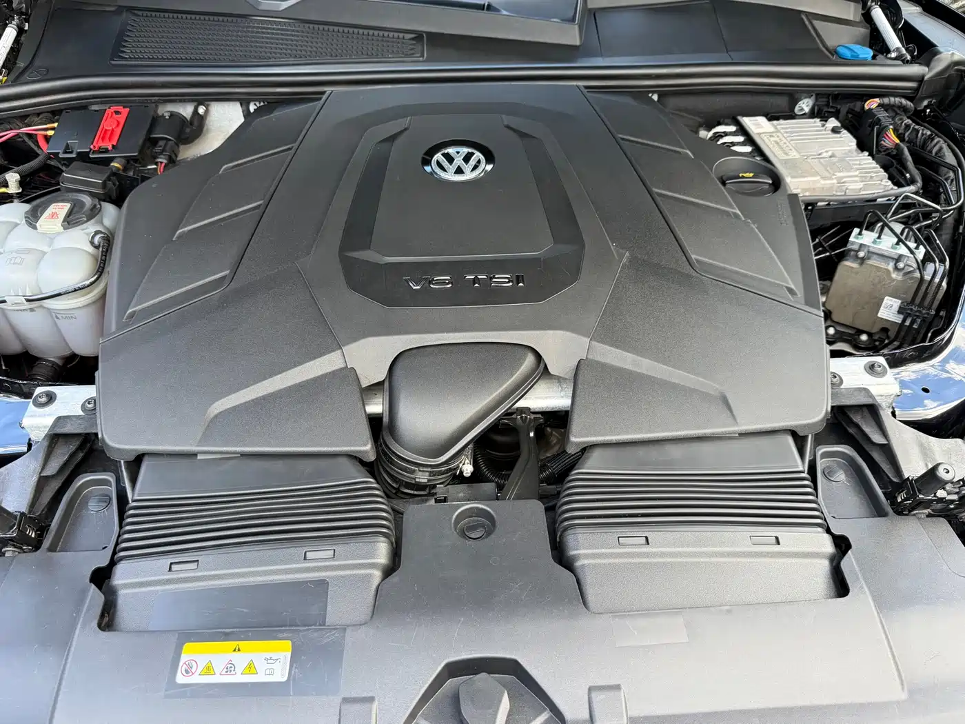 Volkswagen Touareg 2021 2021 3.0TSI R-Line Classic Sport Package