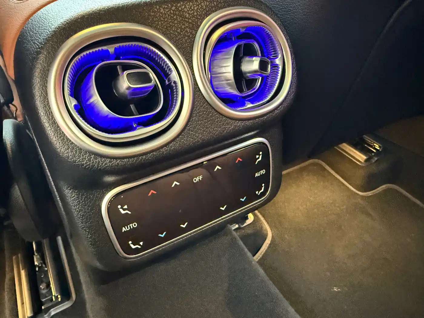 Mercedes-Benz GLC 2024 Facelift GLC 260 L 4MATIC Luxury 5-seater фото 8