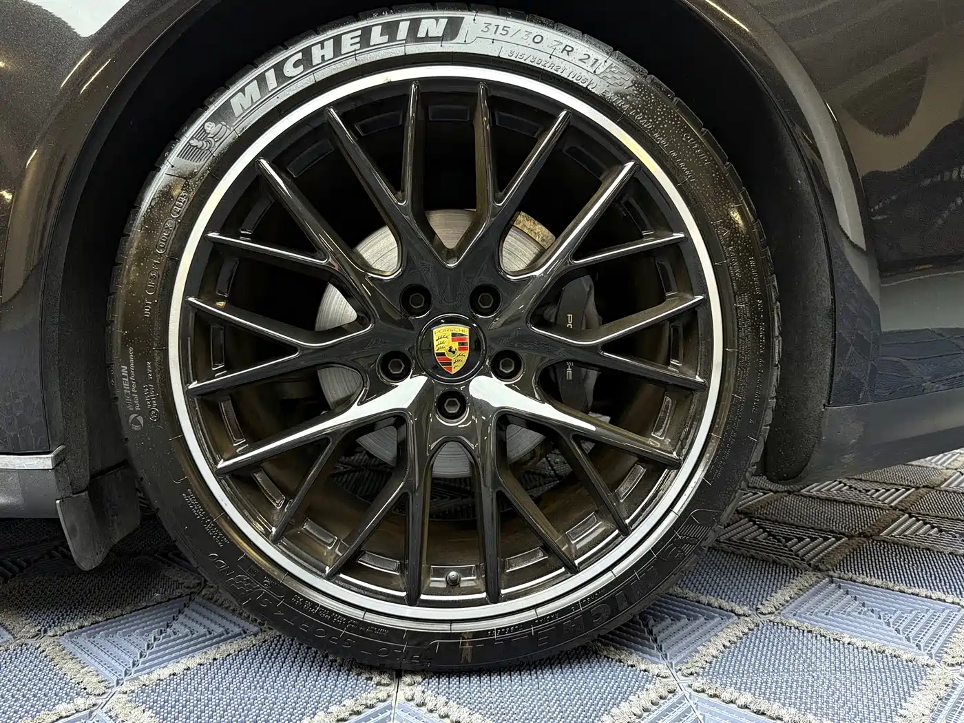Porsche Panamera 2023 Panamera 4 Executive Long Wheelbase 2.9T фото 3