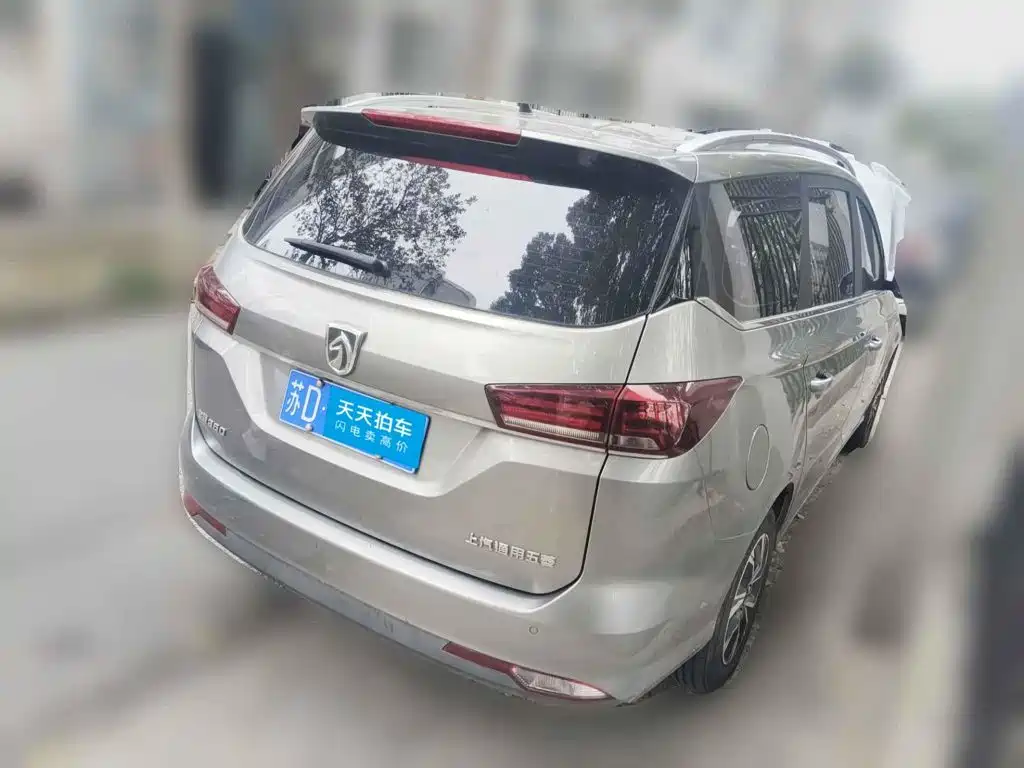 Фото 2 - Baojun 360