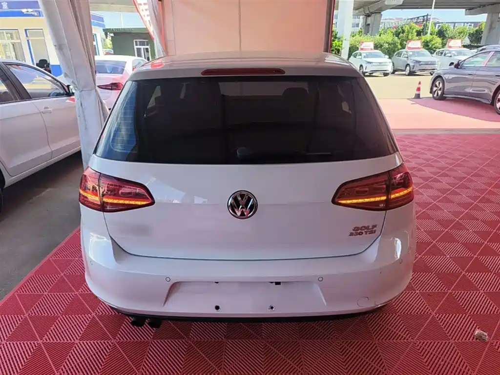 Volkswagen Golf 2016 230TSI Automatic Comfort фото 6