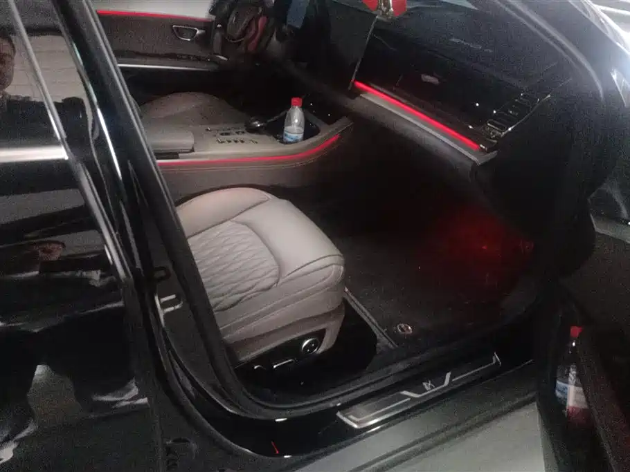 BYD Han 2025 DM-i Smart Driving Edition 125KM Comfort фото 8